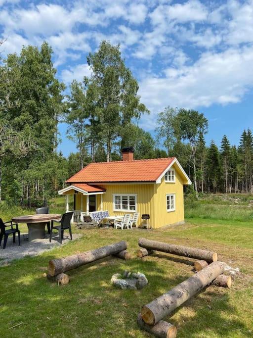 Dalslands-Torp Naera Vattnet Villa เมลเลอรุด ภายนอก รูปภาพ